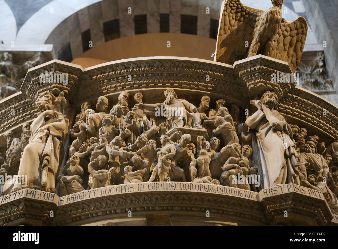 Italien. Pisa. Die pulppit von Pisa Kathedrale. Von Giovanni Pisano (c.1250-1315). Im gotischen Stil. Massaker an der unschuldigen mit Herodes. Stockfoto