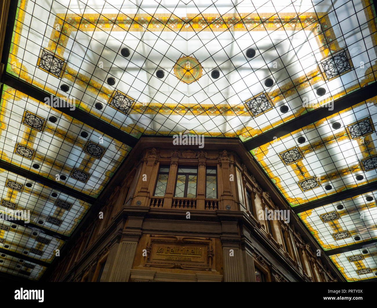 Galleria Alberto Sordi oder Galleria Colonna, Einkaufszentrum - Rom, Italien Stockfoto