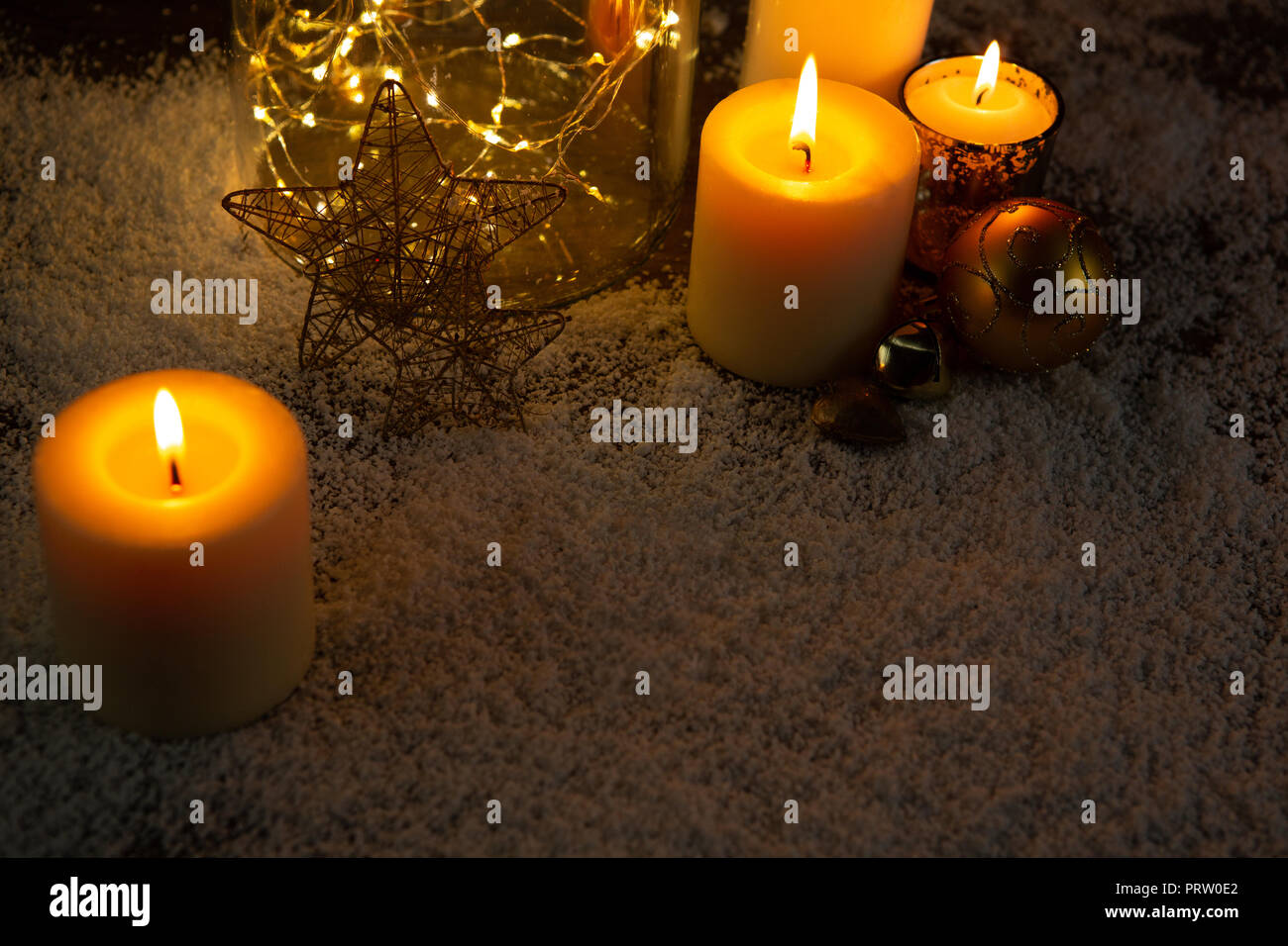 weihnachten hse kerzen und dekoration