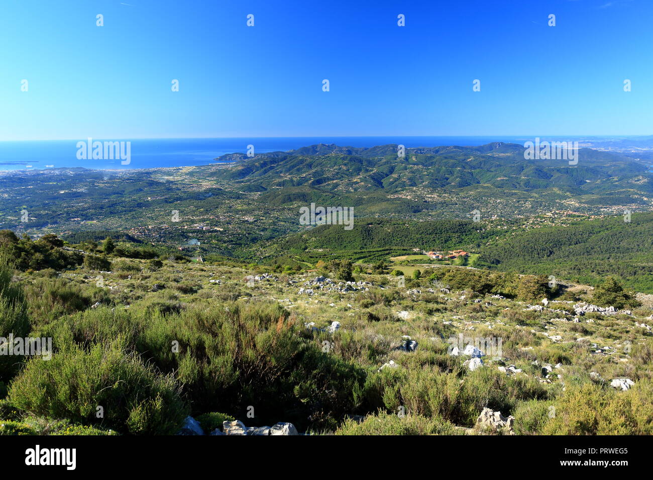 Übersicht über dem Massif de l'Esterel und der Siagne Tal, 06, Var, Cote d'Azur, PACA, Stockfoto