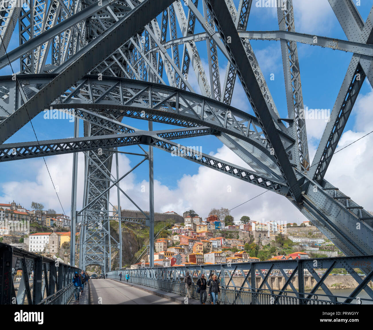 Dom Luis I Brücke (Ponte Dom Luis I) über den Fluss Douro, Porto, Portugal Stockfoto