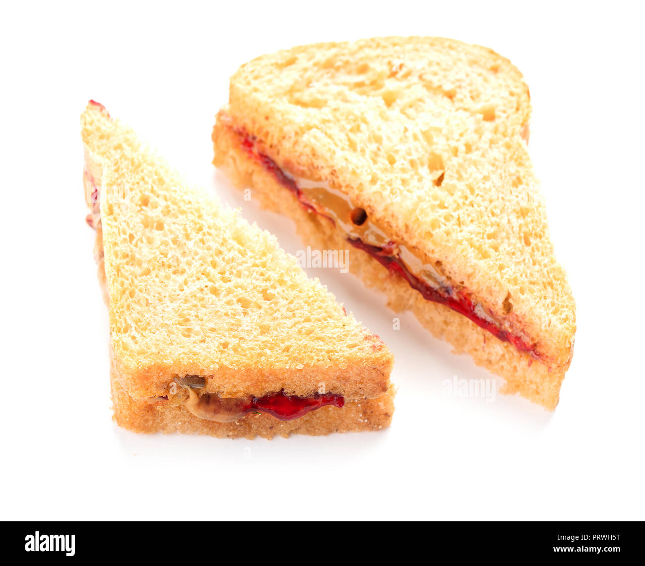 Sandwich mit Erdnussbutter und Marmelade auf weißem Hintergrund Stockfoto