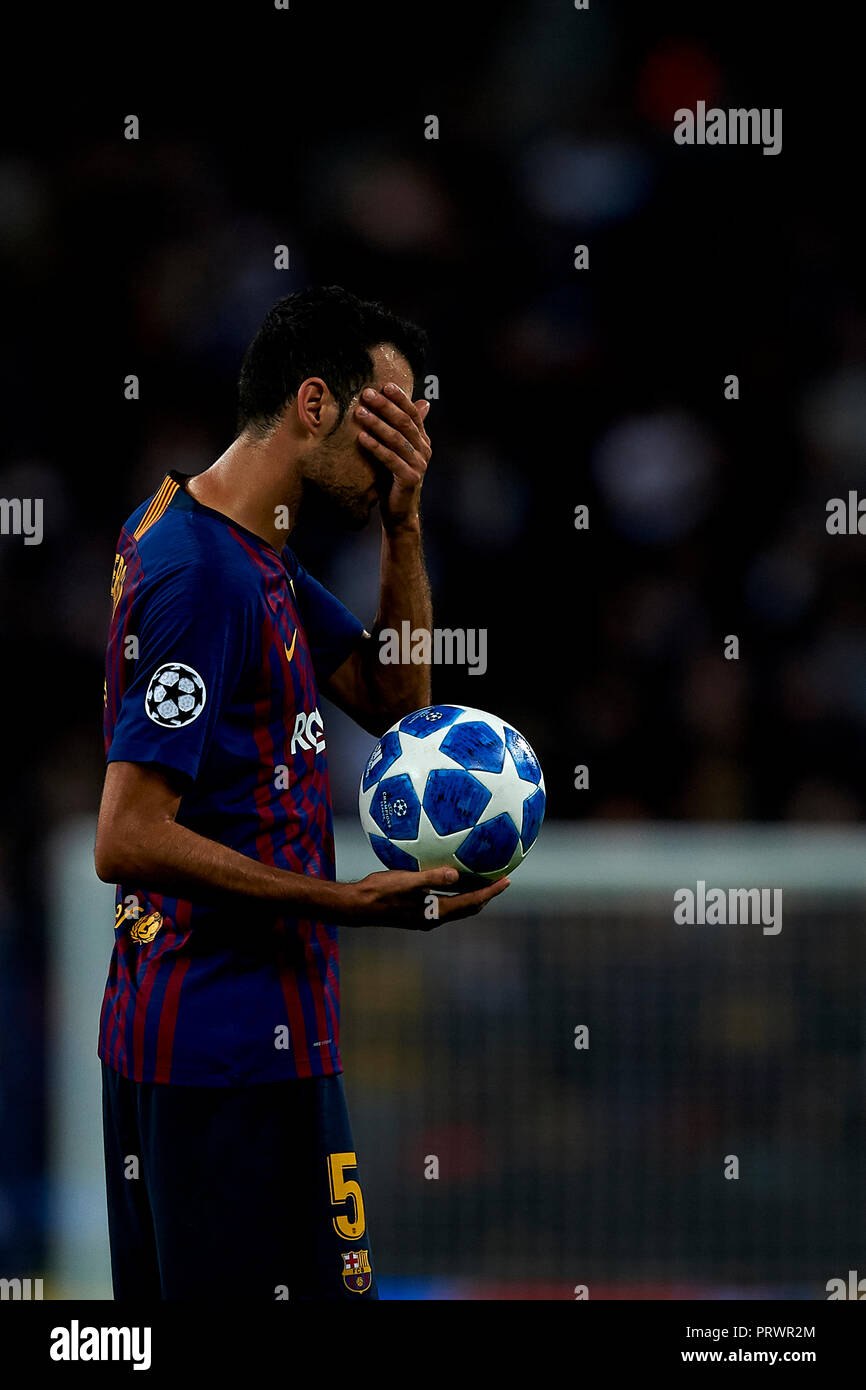London, Großbritannien. 3. Okt 2018. Sergio Busquets von Barcelona während der Gruppe B Spiel der UEFA Champions League zwischen Tottenham Hotspurs und FC Barcelona im Wembley Stadion am Oktober 03, 2018 in London, England. Credit: José Bretón/Alamy leben Nachrichten Stockfoto
