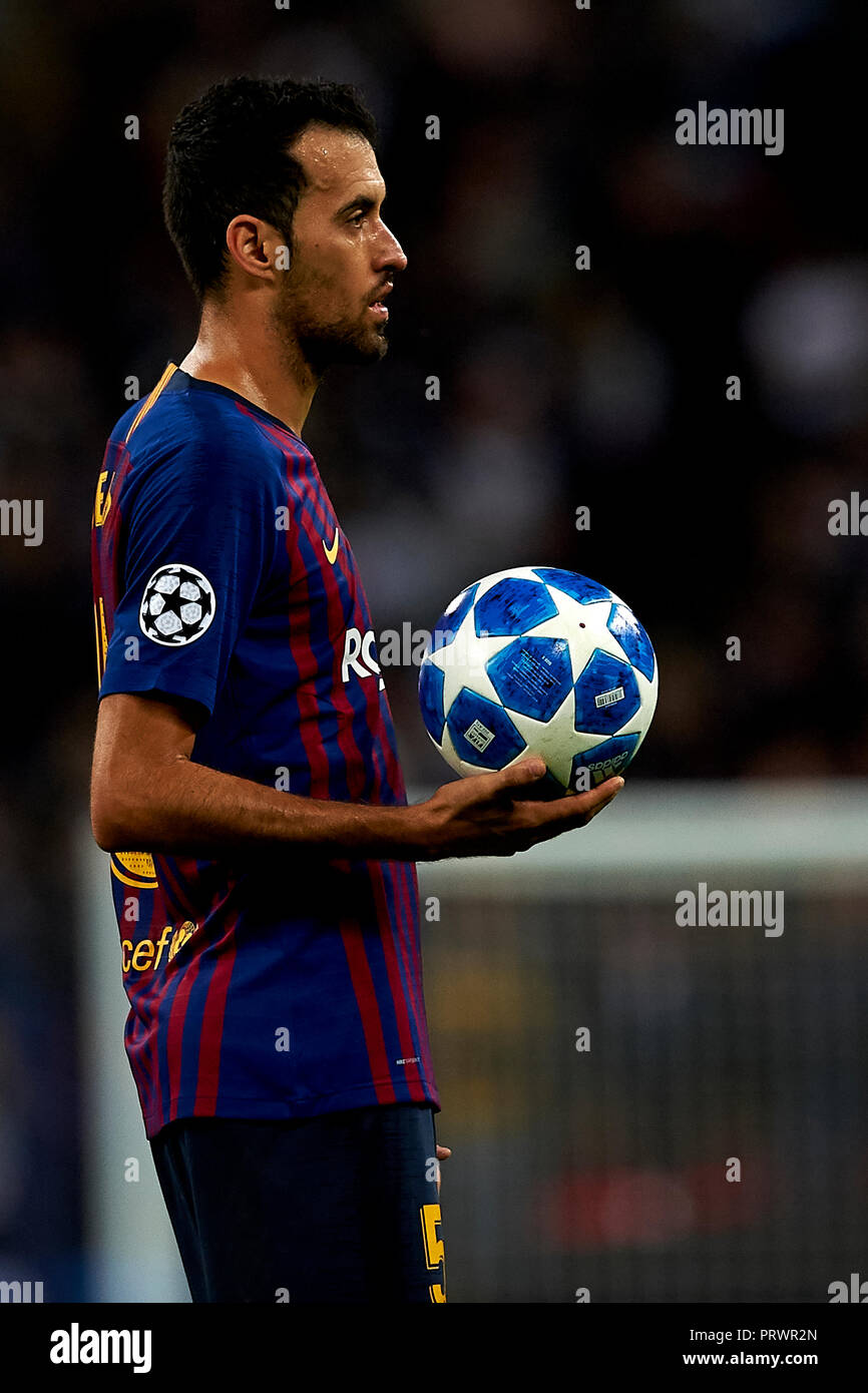 London, Großbritannien. 3. Okt 2018. Sergio Busquets von Barcelona während der Gruppe B Spiel der UEFA Champions League zwischen Tottenham Hotspurs und FC Barcelona im Wembley Stadion am Oktober 03, 2018 in London, England. Credit: José Bretón/Alamy leben Nachrichten Stockfoto
