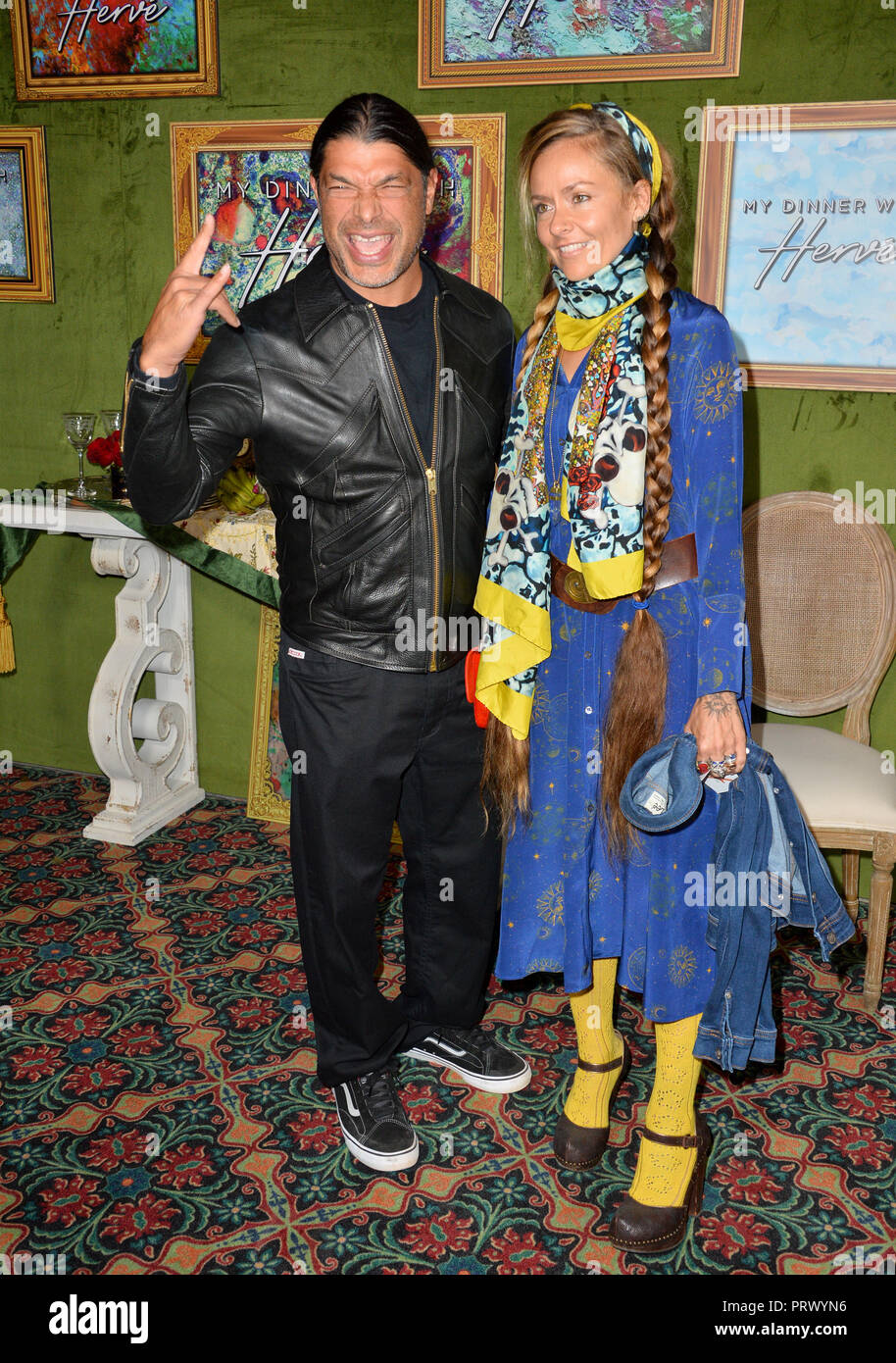 Los Angeles, Kalifornien, USA. 4. Oktober 2018. Robert Trujillo & Chloe Trujillo am Los Angeles Premiere für "Mein Abendessen mit Herve' bei Paramount Studios. Bild: Paul Smith/Featureflash Credit: Paul Smith/Alamy leben Nachrichten Stockfoto