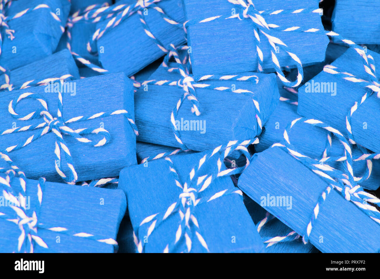 Blau Geschenkboxen strukturierten Hintergrund Dekoration Design mit Seil Stockfoto