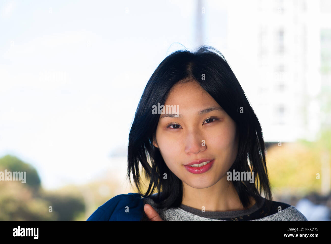 Junge Frau in Nahaufnahme Stockfoto