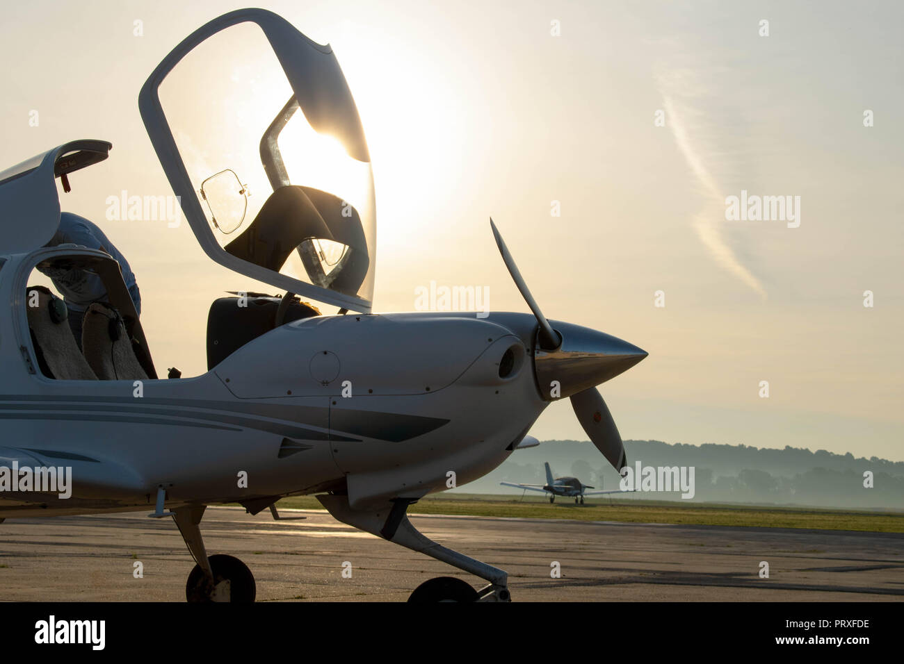 Flugzeug mit Sunrise Stockfoto