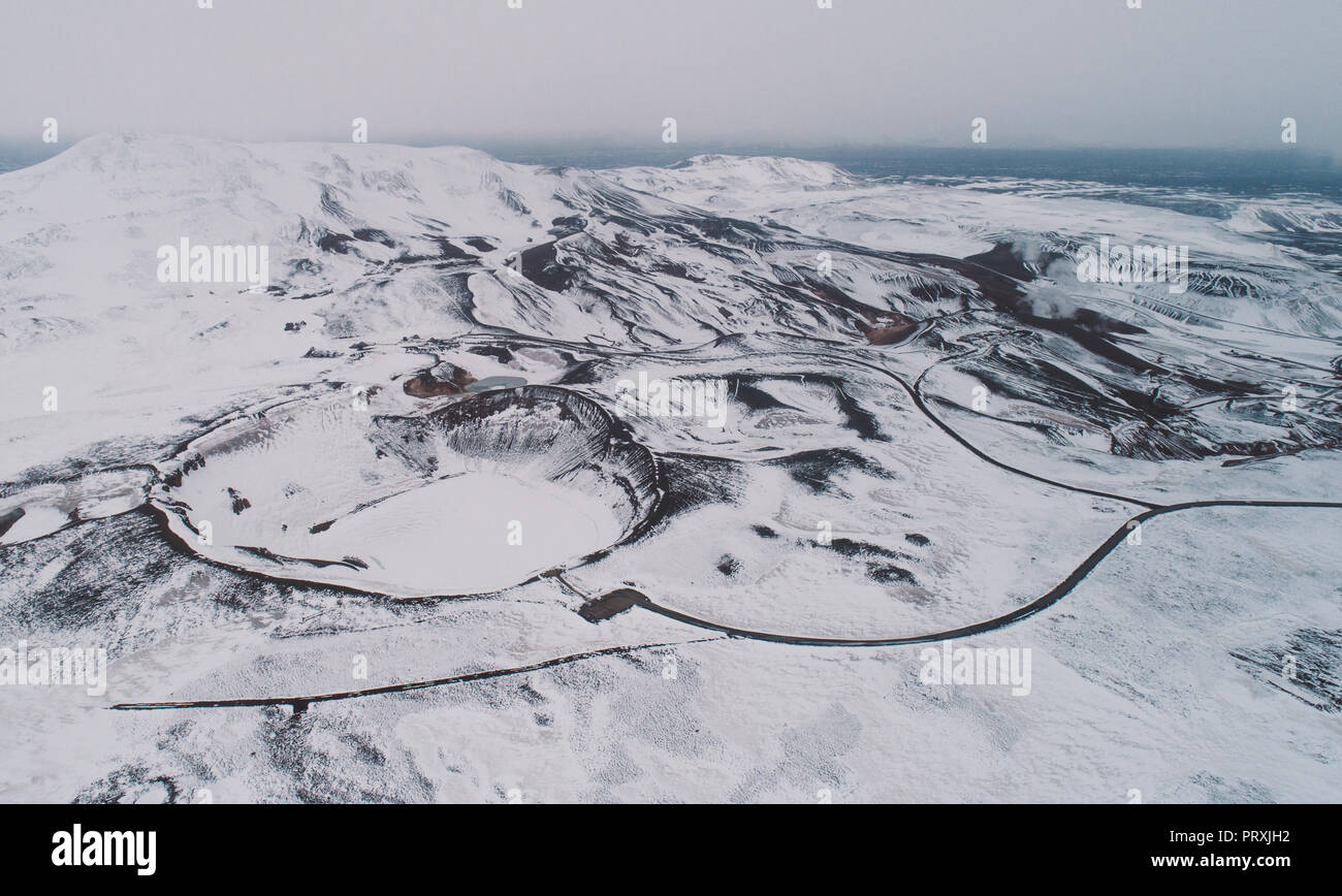 Isländische Panoramen, Luftaufnahme auf dem Land Stockfoto