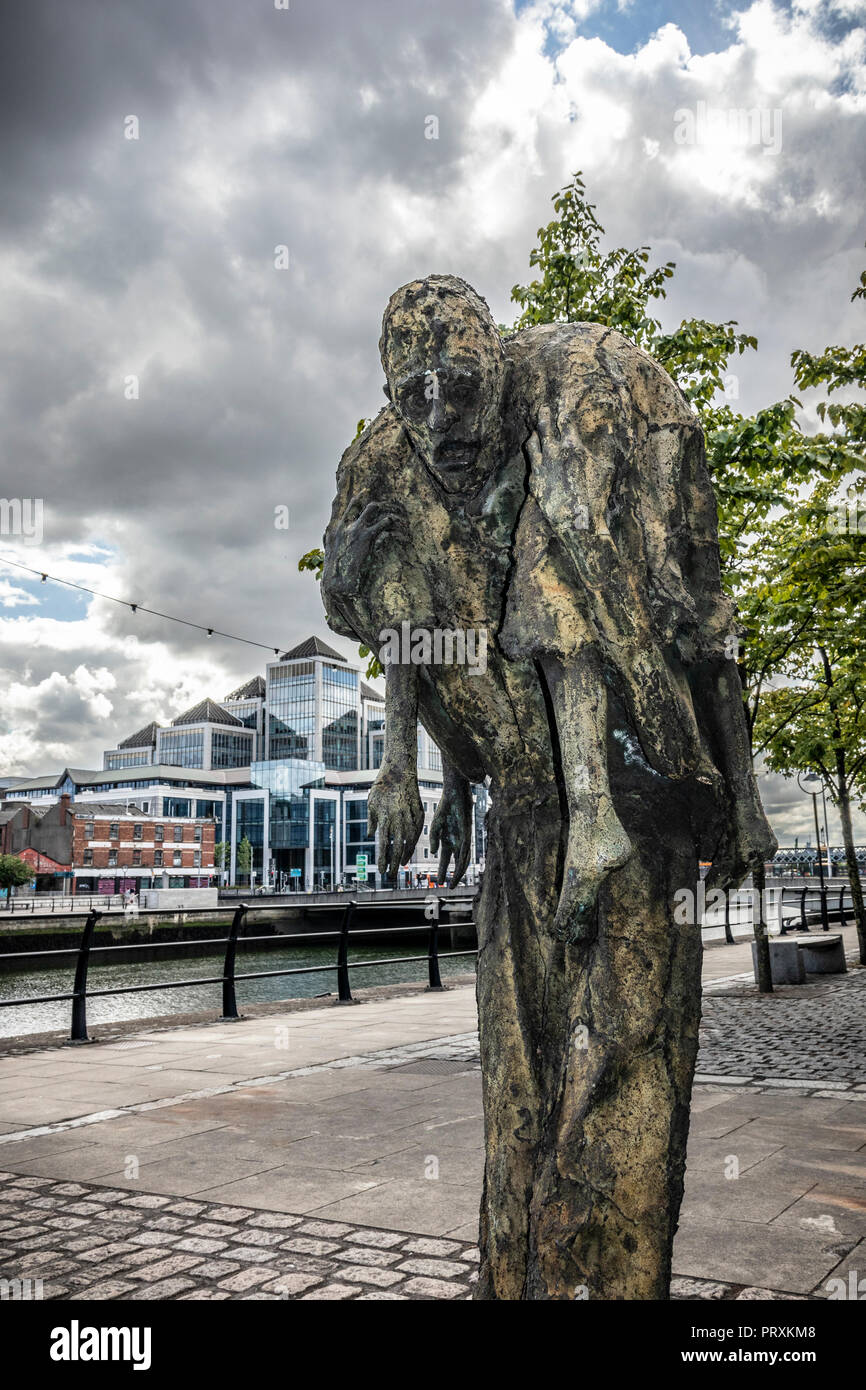Große Hungersnot Statue, Custom House Quay, Dublin, Irland, Europa. Stockfoto