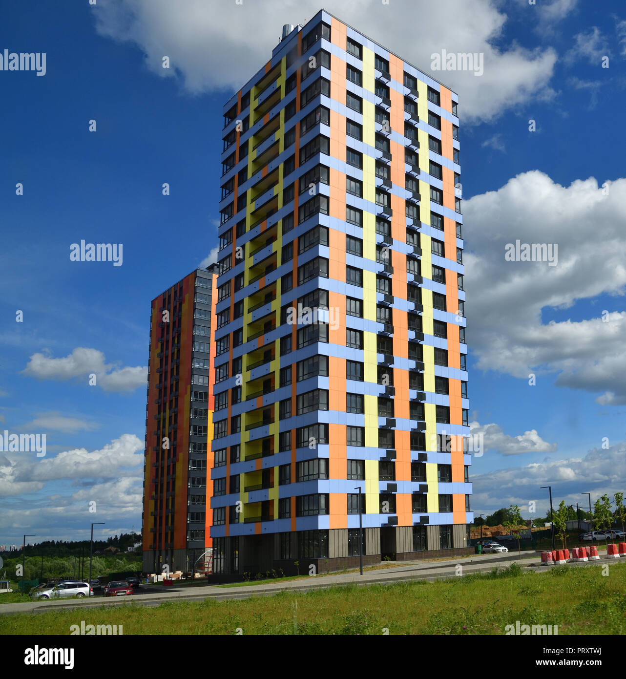 Moskau, Russland - Juni 6. 2018. Novyy Zelenograd ist moderne Wohnanlage in Moskau Stockfoto