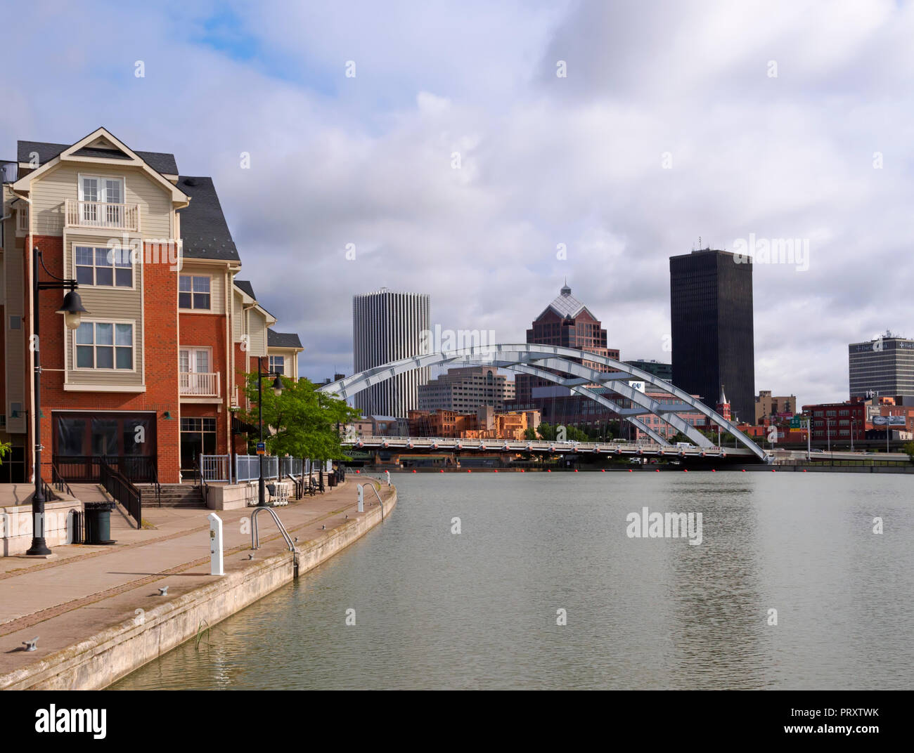 Mais Hill Landung und der Innenstadt von Rochester aus den Genesee River Stockfoto