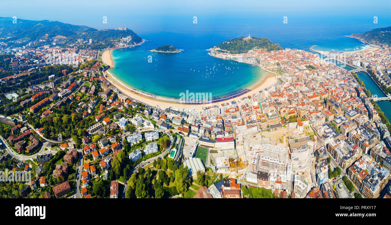 San Sebastián, oder Donostia Antenne Panoramablick. San Sebastian ist eine Küstenstadt im Baskenland in Spanien. Stockfoto