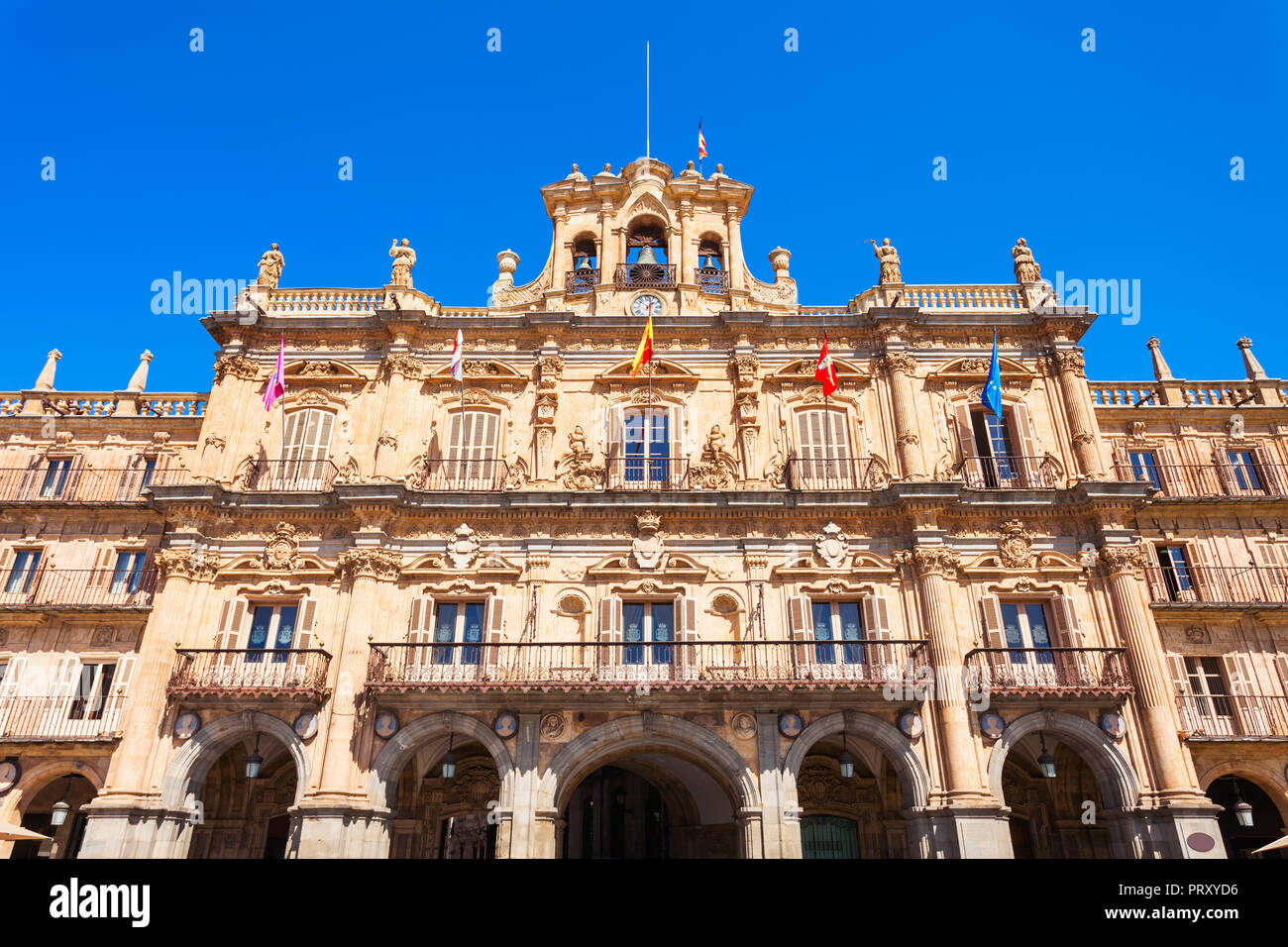 Die Plaza Mayor oder Main Square ist ein großer Platz im Zentrum von Salamanca, verwendet als öffentlicher Platz, Spanien Stockfoto
