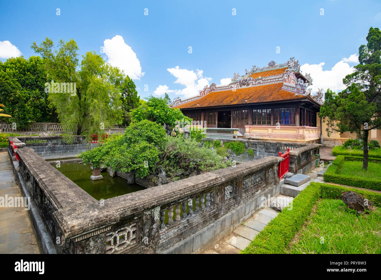 Thai Binh Lau oder des Kaisers Lesesaal im UNESCO-Weltkulturerbe der Imperial Palace und Zitadelle in Hue, Vietnam Stockfoto