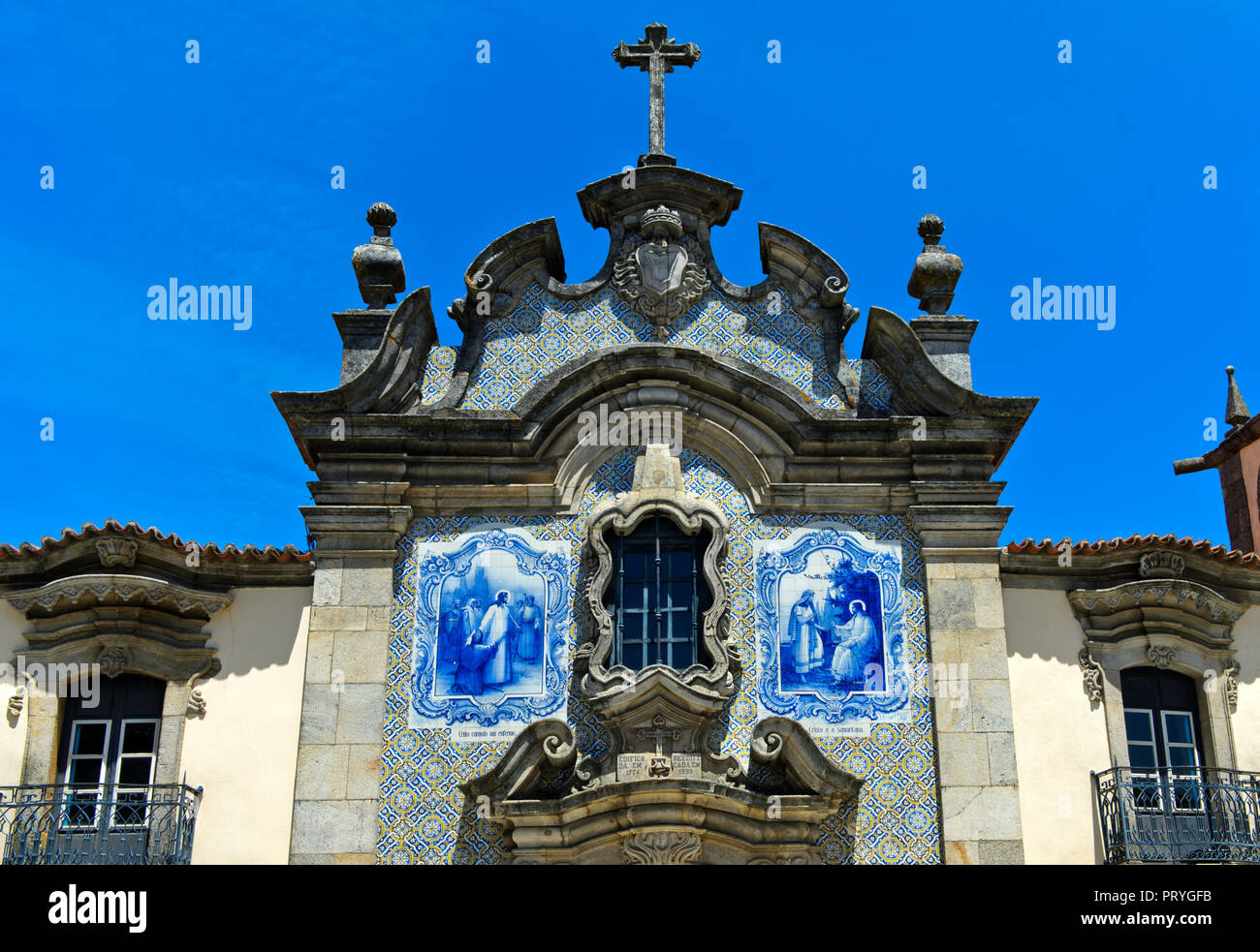 Keramische Fliesen, Azulejos, in der Kapelle der Barmherzigkeit, der Capela da misericórdia, Sao Joao da Pesqueira, São João da pesqueira Stockfoto