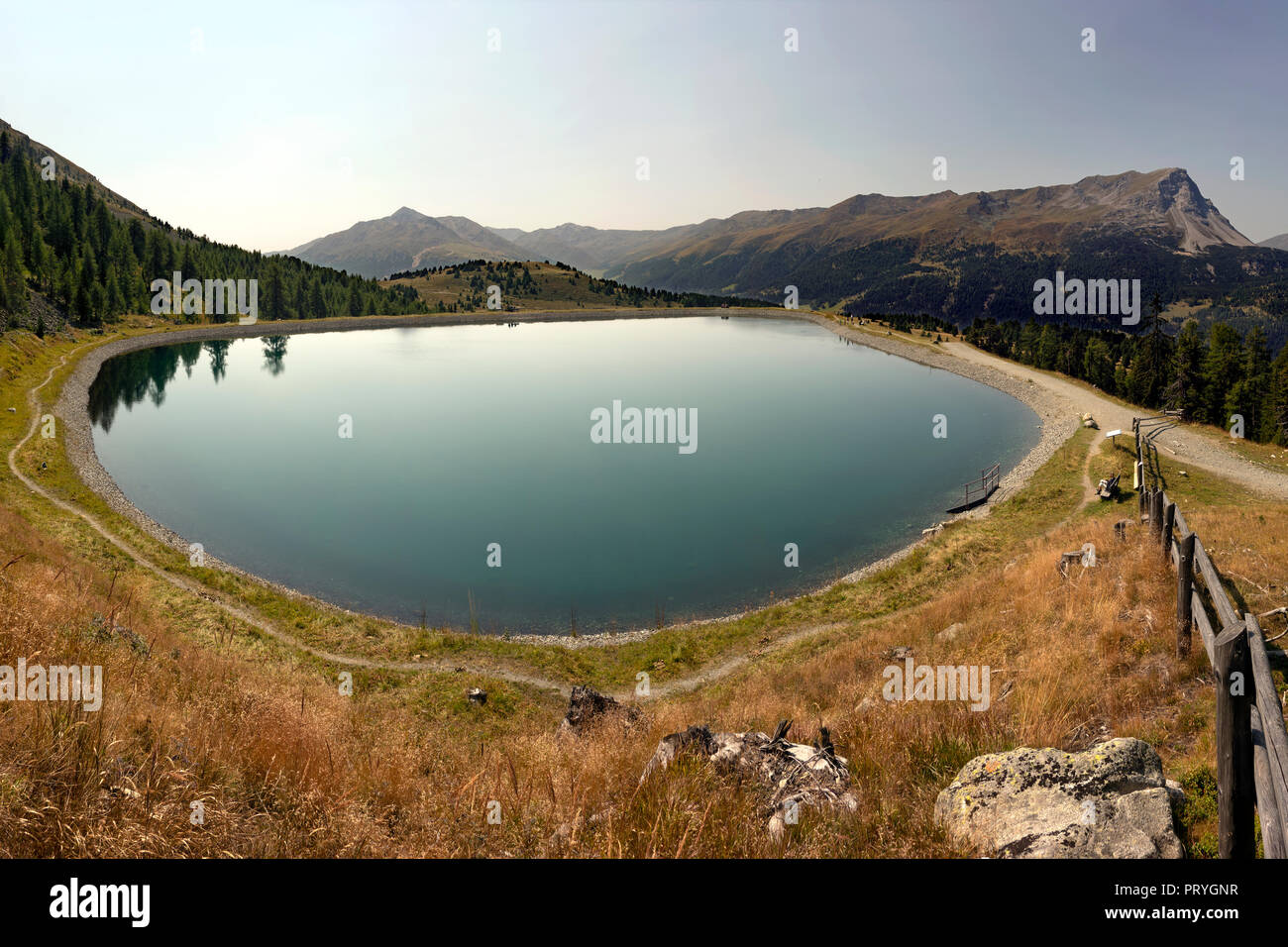Kompatschwald Reservoir, Reschenpass, Vinschgau, Südtirol, Italien Stockfoto