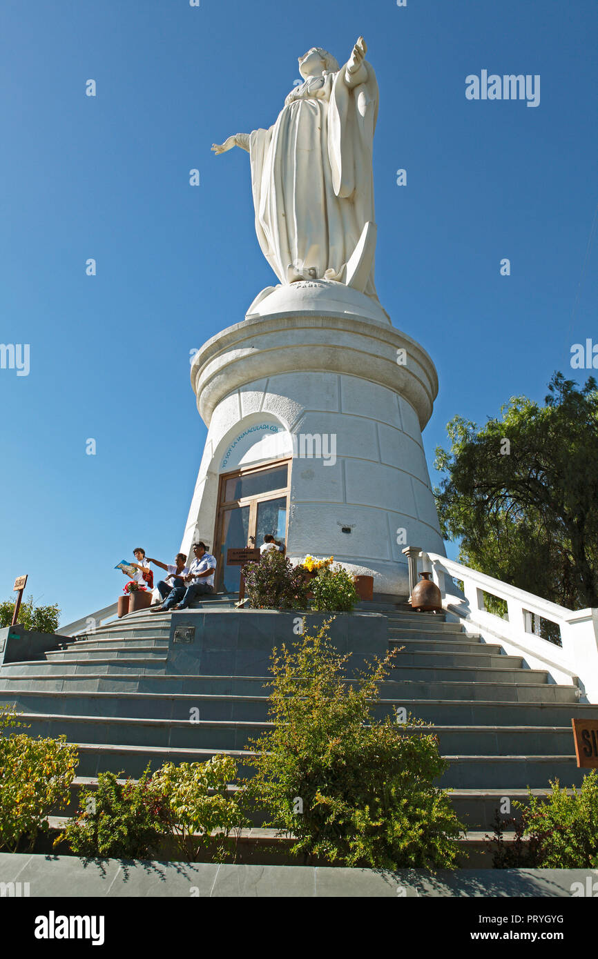 Statue der Virgen de la Immaculada Concepcion, Cerro San Cristobal, Santiago de Chile, Chile Stockfoto