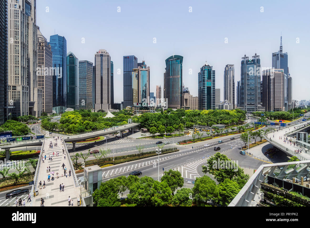 China, Shanghai, Lujiazui, Blick auf die Skyline Stockfoto