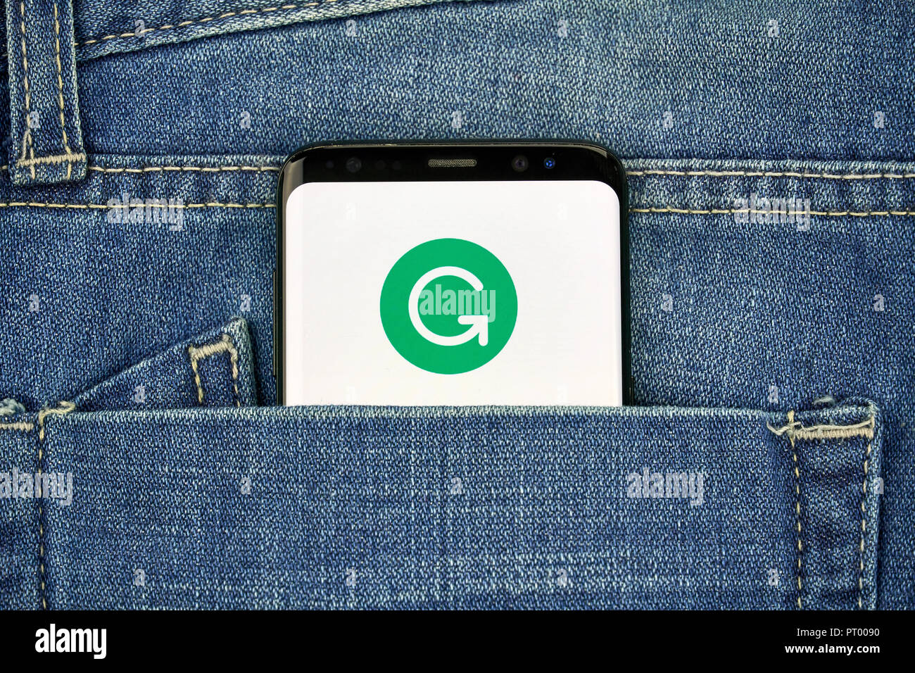 MONTREAL, KANADA - 4. OKTOBER 2018: Grammarly prüfen Logo und App auf einem Samsung S8-Bildschirm. Grammarly ist ein beliebter in englischer Sprache schreiben - Erweiterung s Stockfoto