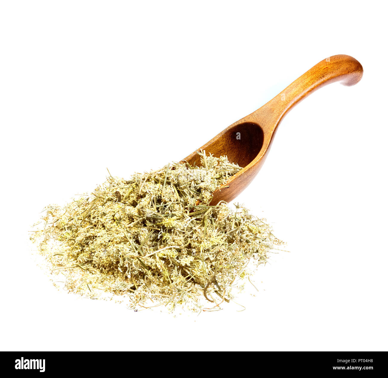 Daucus carota Möhre auf dem Löffel aus Holz isoliert auf Weiss.. Stockfoto