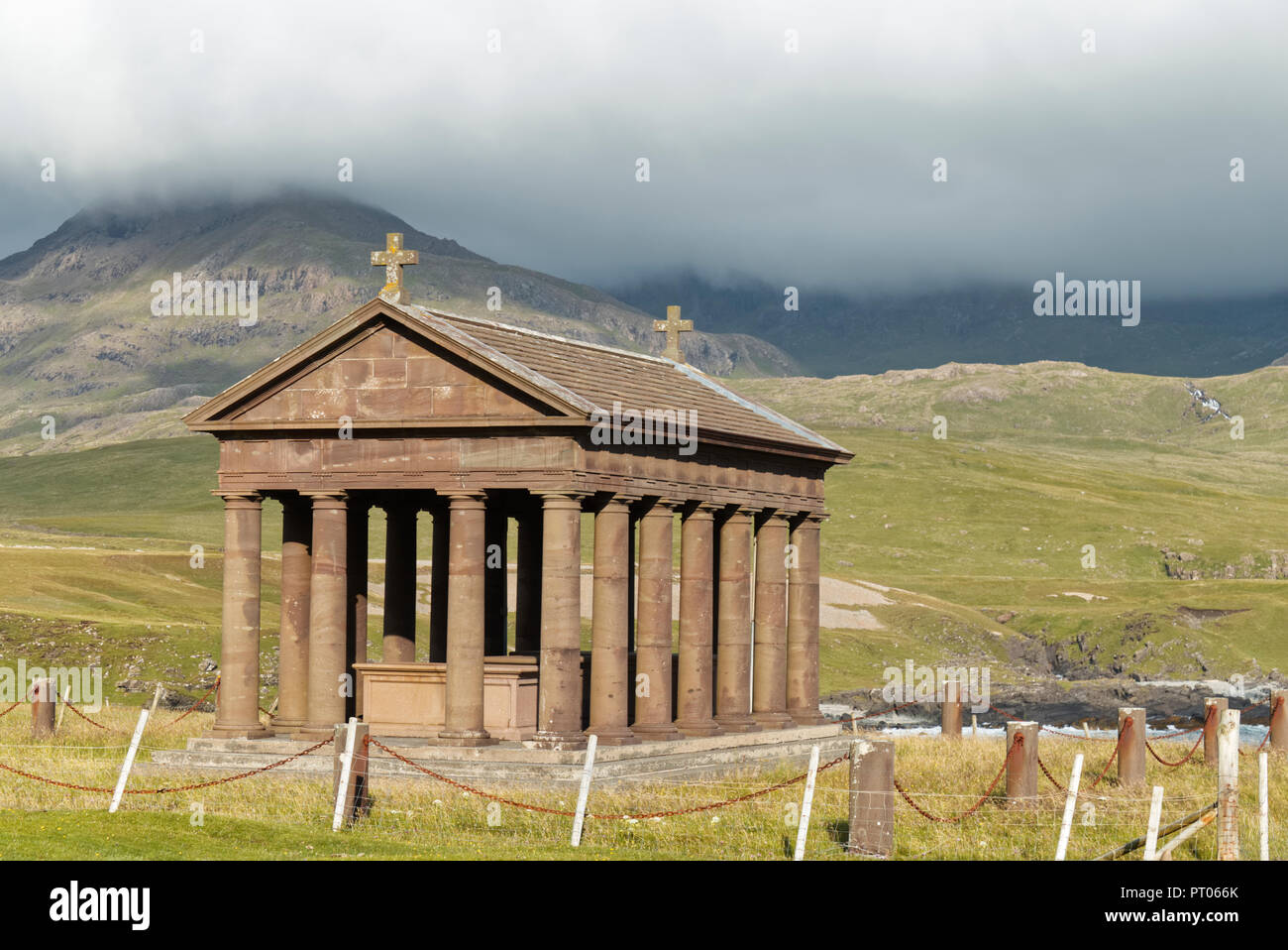 Harris Mausoleum auf der Insel Rum Stockfoto