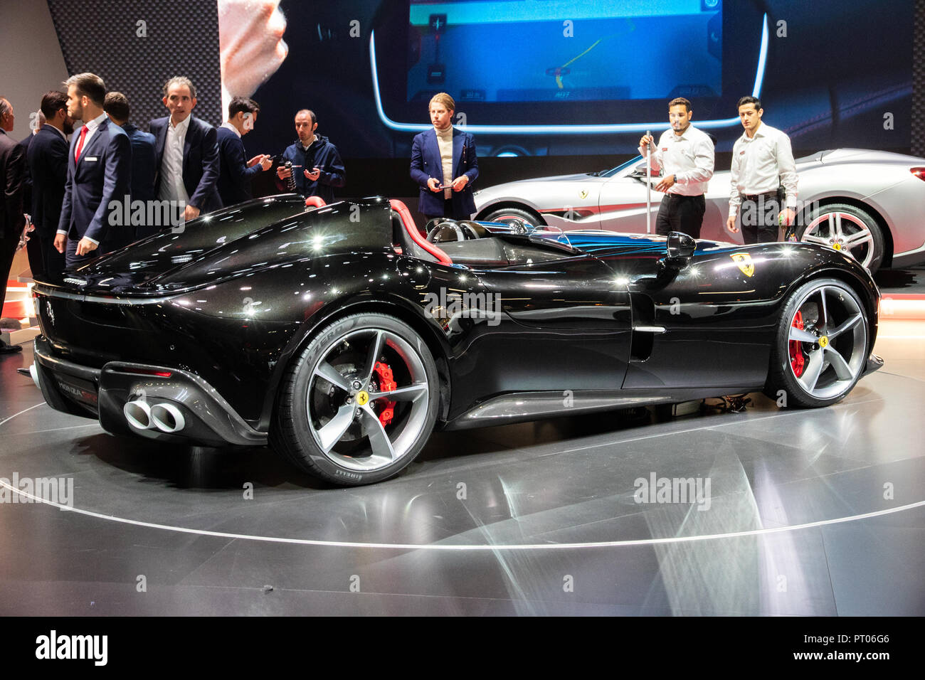 PARIS - Okt 2, 2018: Ferrari Monza SP2 Speedster Sportwagen reveiled auf der Paris Motor Show. Stockfoto