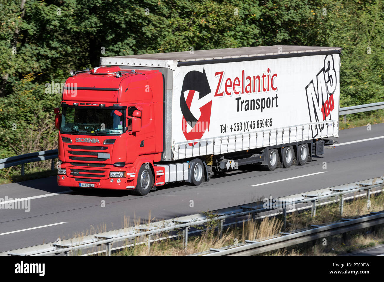 Zeelantic Lkw auf der Autobahn. Zeelantic Transport ist eine kleine, unabhängige Internationale Spedition, in Clane, Co Kildare, Irland. Stockfoto