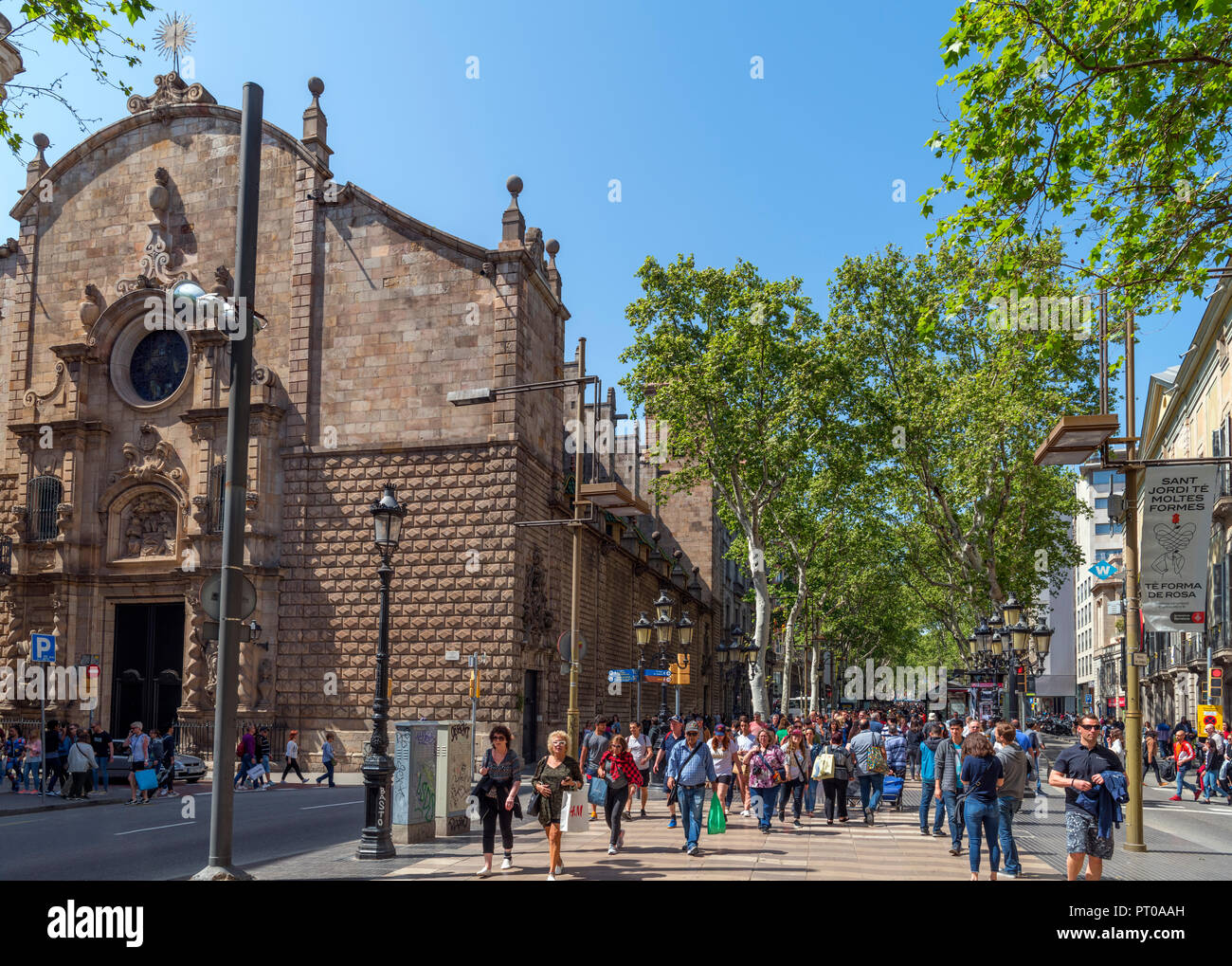 Die Kirche von Bethlehem (L'esglesia de Betlem) von der Rambla Sant Josep, Las Ramblas, Barcelona, Catalunya (Katalonien), Spanien. Stockfoto