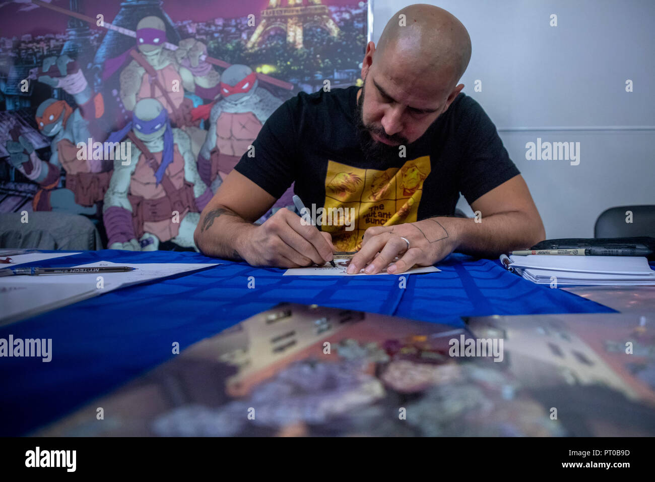 Comiczeichner und Schöpfer Mateus Santoluco auf der Comic Con Messe 2018 an der Crocus Expo in Moskau, Russland Stockfoto