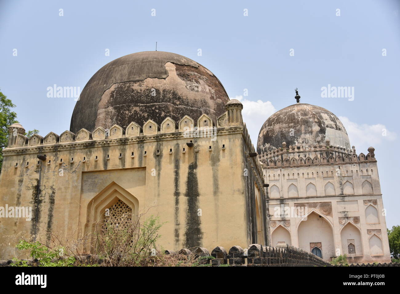 Die Gräber von bahmani Herrscher in Ashtur, Bidar, Karnataka, Indien Stockfoto