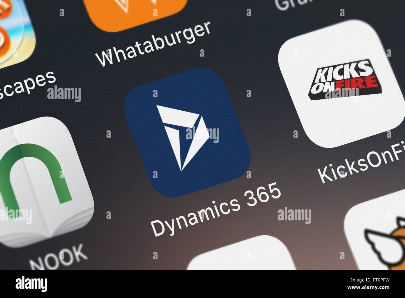 London, Großbritannien, Oktober 05, 2018: Close-up des Microsoft Dynamics 365 Symbol, die von der Microsoft Corporation auf einem iPhone. Stockfoto