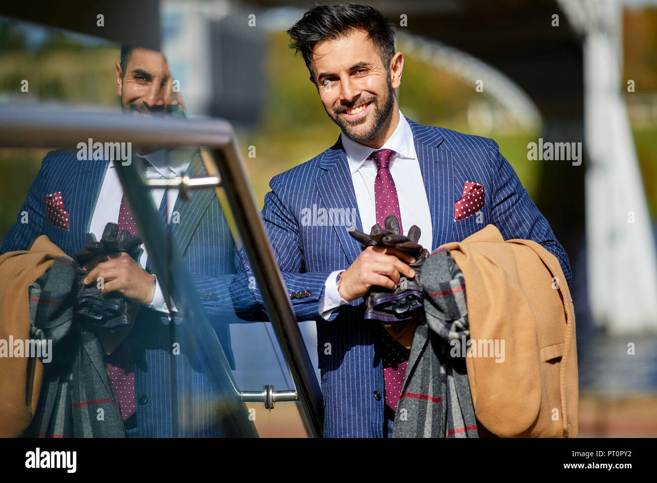 Geschäftsmann zu Fuß Stockfoto