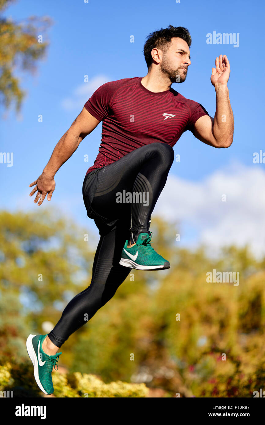 Mann, die Ausübung Stockfoto