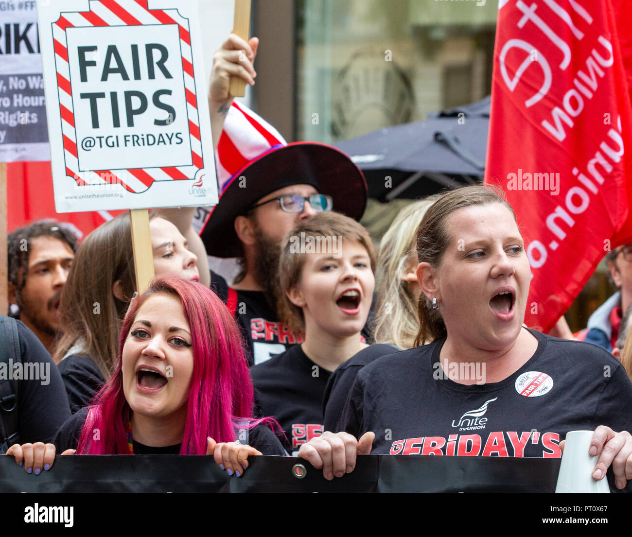 Gastfreundschaft Arbeiter von MCDONALDS, TGI Fridays und JD Weatherspoon's gehen auf einem 24 stündigen Streik gerechtere Löhne zu fordern. Sie bitten um £ 10 pro Stunde. Stockfoto