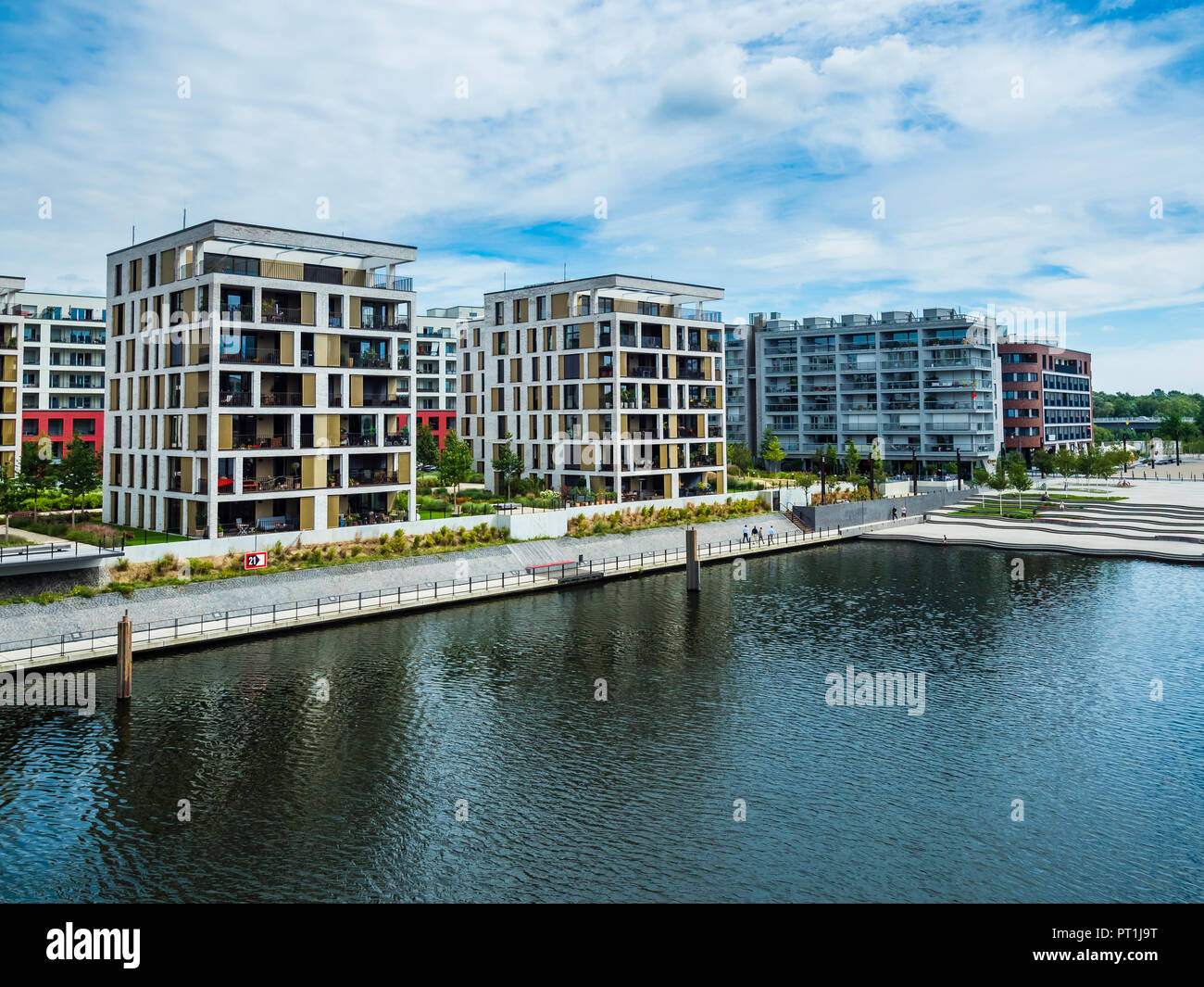 Deutschland, Hessen, Offenbach, moderne Architektur am Hafen Stockfoto