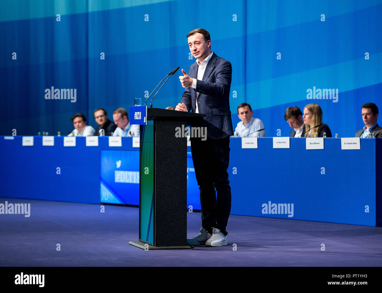 05 Oktober 2018, Schleswig-Holstein, Kiel: Paul Ziemiak, Bundesvorsitzender der Jungen Union (JU), Sprechen während der Deutschland Tag der Jungen Union (JU). Rund 1000 Delegierte und Gäste in der Sitzung der Jugendorganisation zu diskutieren, wie Deutschland stabil bleiben kann und wirtschaftlich erfolgreich im Jahr 2030. Foto: Daniel Bockwoldt/dpa Stockfoto