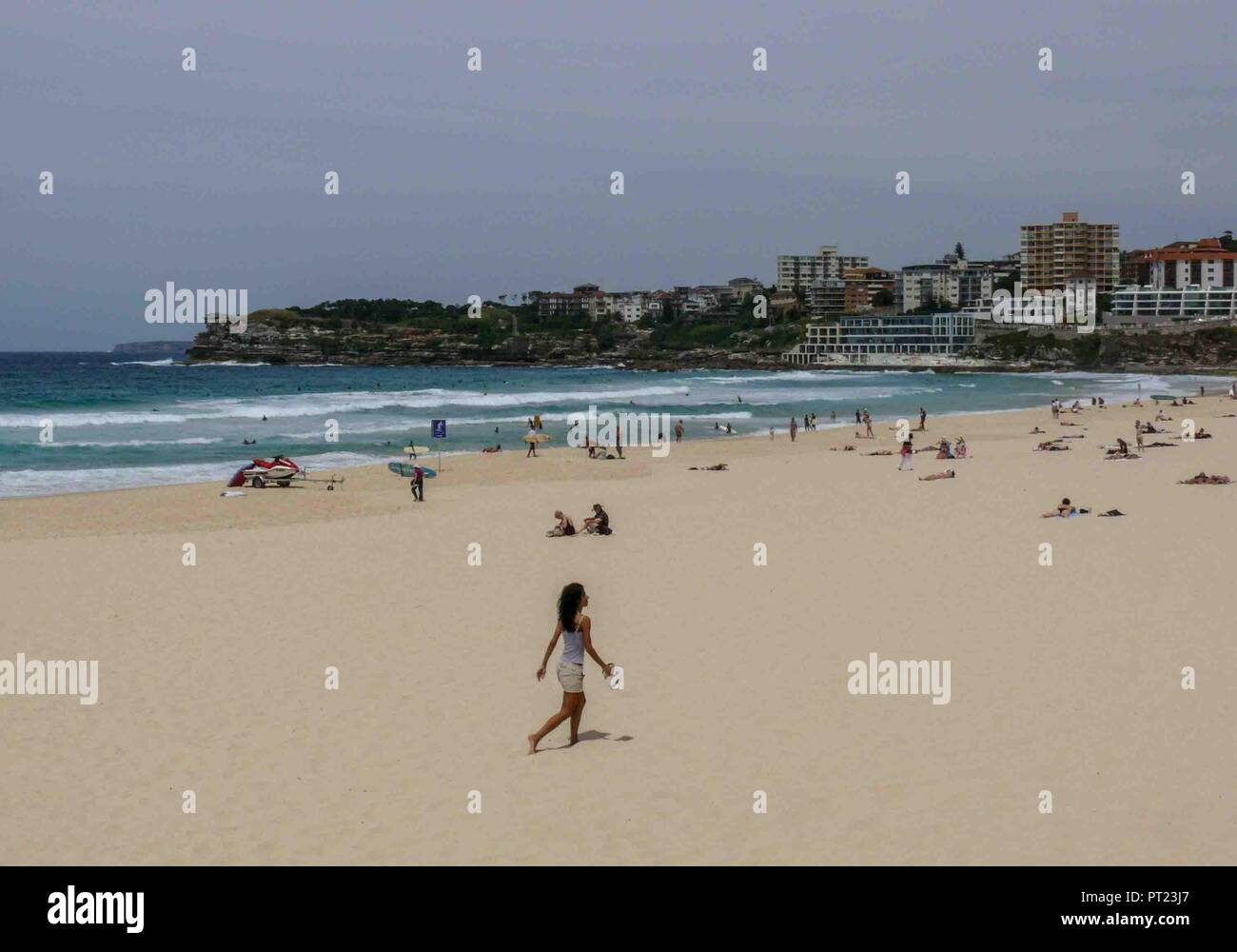 Sydney, New South Wales, Australien. 7. Nov 2008. Die weitläufigen weißen Sandstrand von Bondi Beach, in der Nähe von Sydney, ist einer der berühmtesten Strände Australiens und eine der am meisten besuchten Sehenswürdigkeiten in Australien. Credit: Arnold Drapkin/ZUMA Draht/Alamy leben Nachrichten Stockfoto