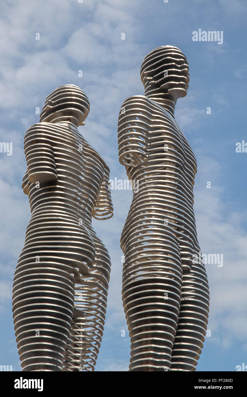 Bewegende skulptur -Fotos und -Bildmaterial in hoher Auflösung – Alamy