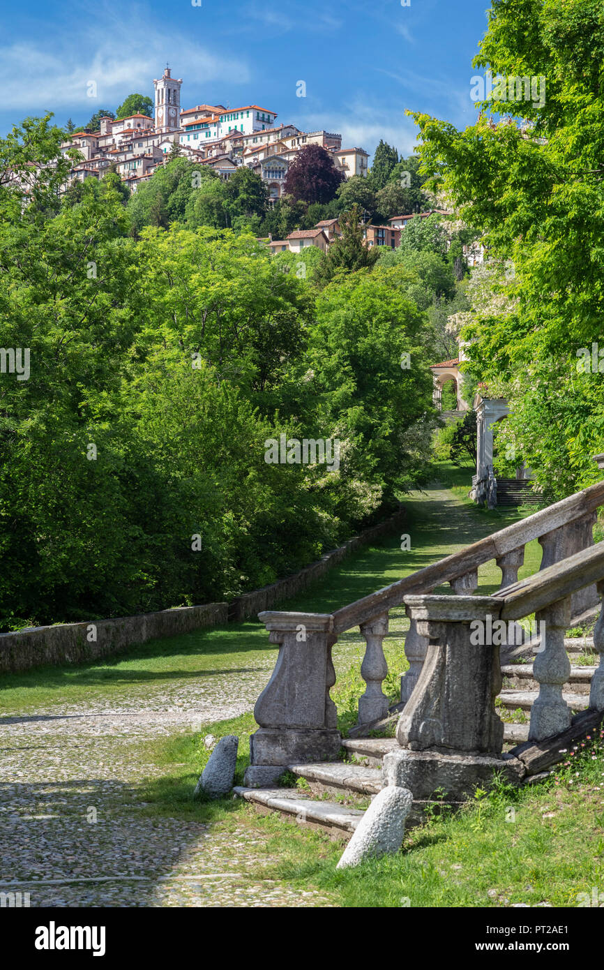 Ansicht der Kapellen und der heilige Weg der Sacro Monte di Varese, UNESCO-Weltkulturerbe, Sacro Monte di Varese, Varese, Lombardei, Italien, Stockfoto