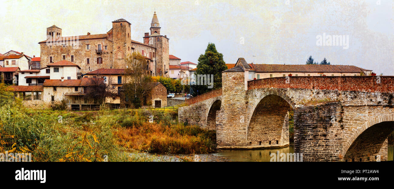 Beeindruckende Bormida Kloster, Ansicht mit alten Burg und Brücke, Piemont, Italien. Stockfoto