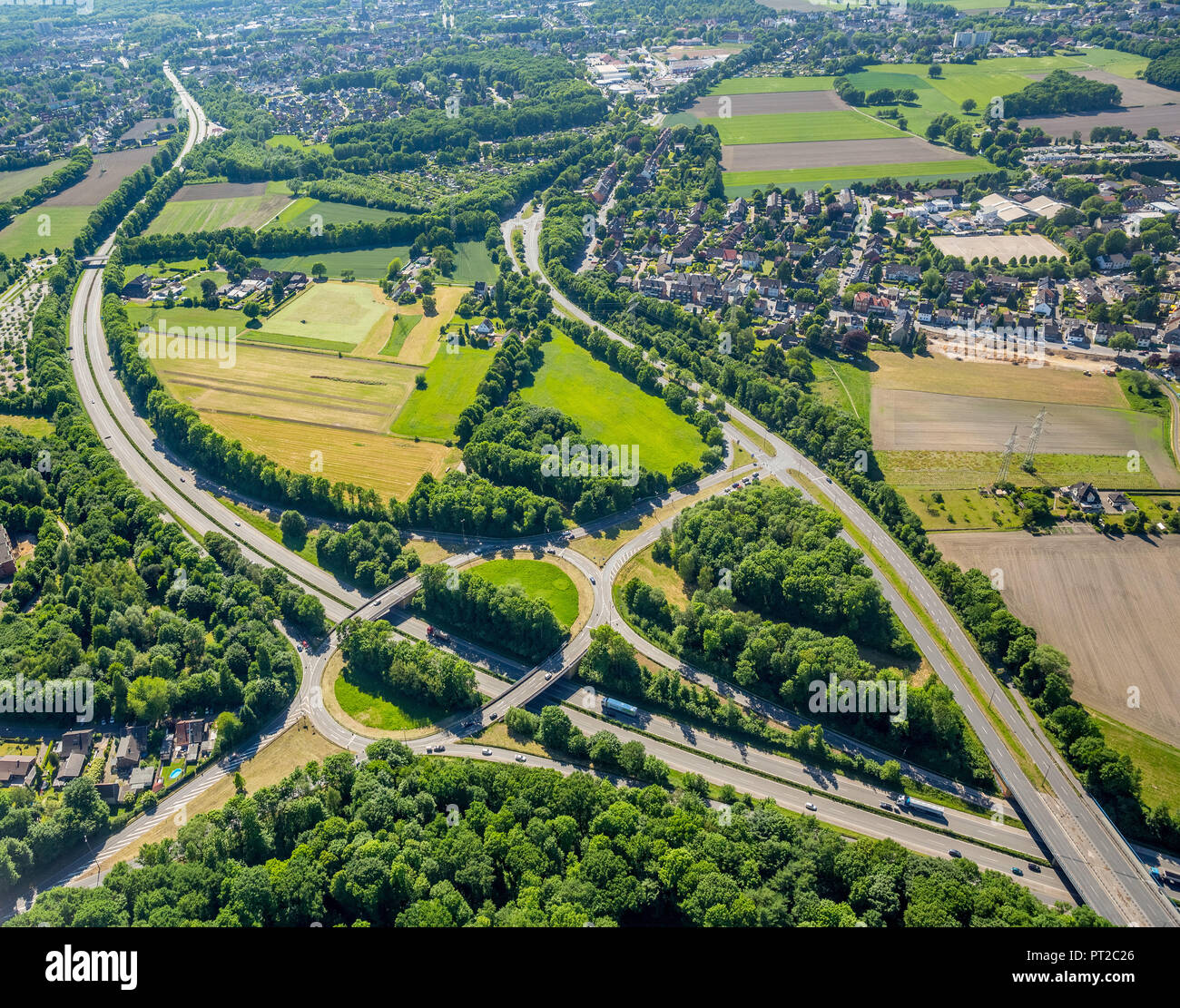 Autobahn Zufahrt der Autobahn A 52 und die Bundesstraße 226 und die Bundesstraße 224, Kreisverkehr, Gelsenkirchen, Buer, Ruhrgebiet, Nordrhein-Westfalen, Deutschland, Europa Stockfoto