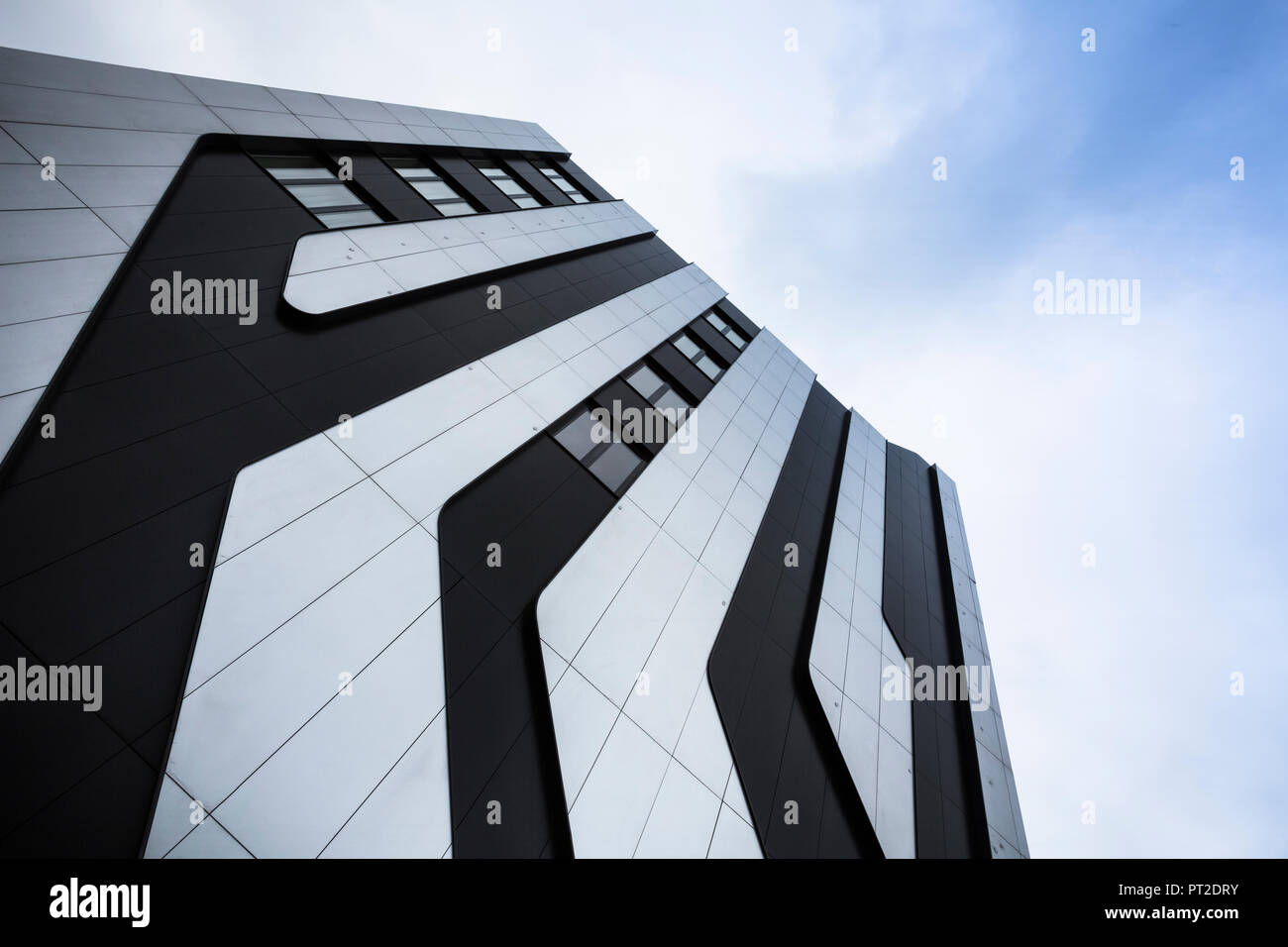 Polen, Krakau, Fassade des modernen Hotels Stockfoto