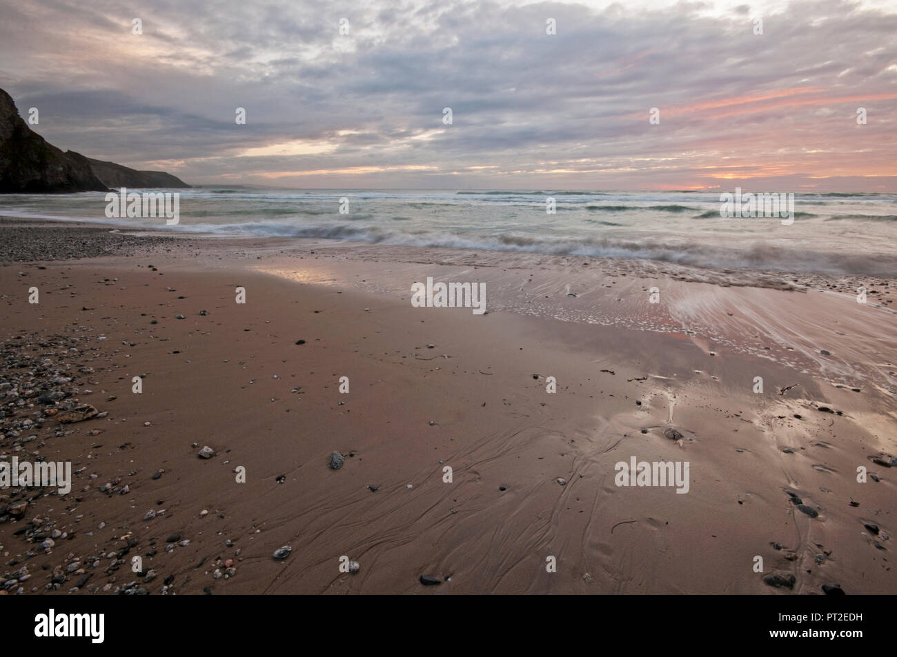 Porthtowan Strand an der Küste von Cornwall Stockfoto