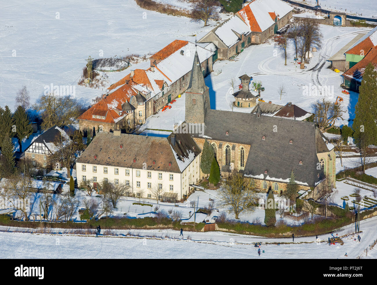 Im Winter Kloster Oelinghausen, Arnsberg, Neheim-Hüsten, Sauerland, Nordrhein-Westfalen, Deutschland Stockfoto