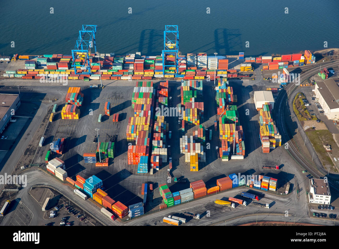 Container terminal Logport II, Container stack, Duisburg, Ruhrgebiet, Nordrhein-Westfalen, Deutschland Stockfoto