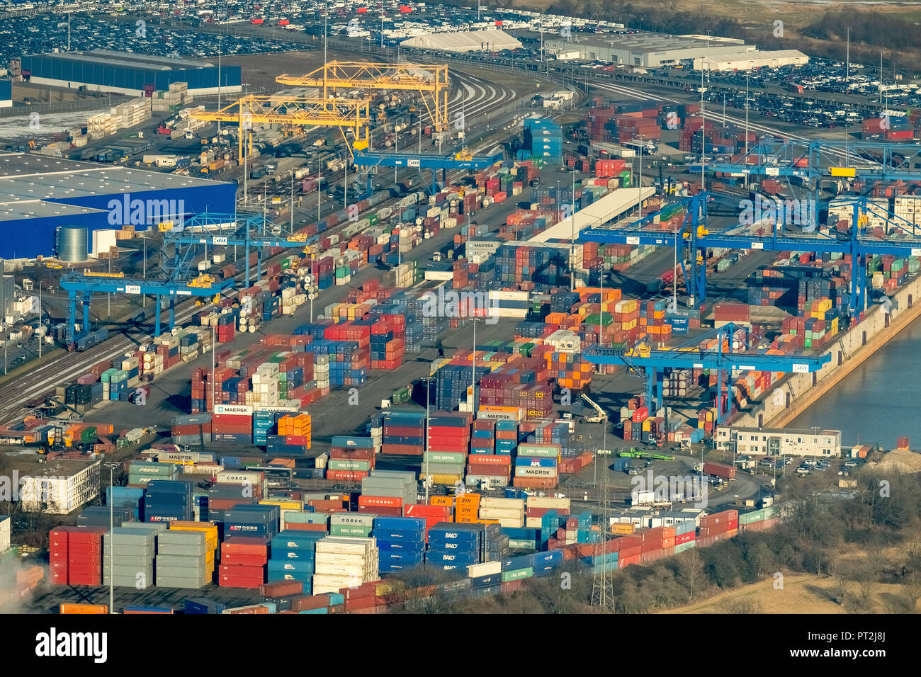 Container terminal Logport I Rheinhausen, Container stack, Duisburg, Ruhrgebiet, Nordrhein-Westfalen, Deutschland Stockfoto