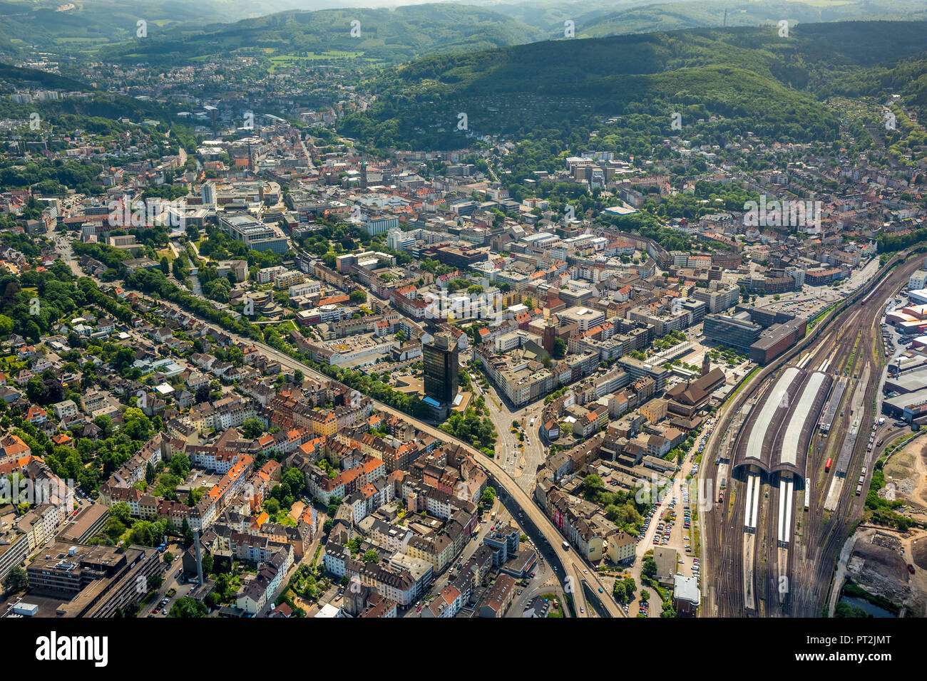 Altenhagen und Hagen Zentrum mit Arbeitsamt, Agentur für Arbeit Hagen Hagen-Mitte, Hagen, Ruhrgebiet, Nordrhein-Westfalen, Deutschland Stockfoto