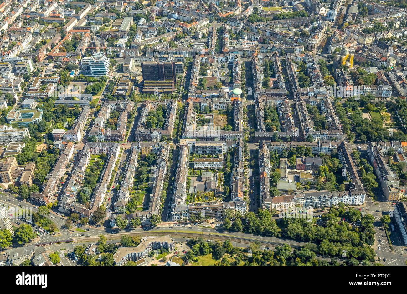 Wohngebiet in der Nähe Kennedydamm, Perimeter Entwicklung, Mehrfamilienhäuser, Mietwohnungen, Kaiserswerther Straße, Mauerstraße, Jüdische Gemeinschaft Paul-Spiegel-Platz 1, Zietenstraße, Bankstraße, Düsseldorf, Rheinland, Nordrhein-Westfalen, Deutschland Stockfoto