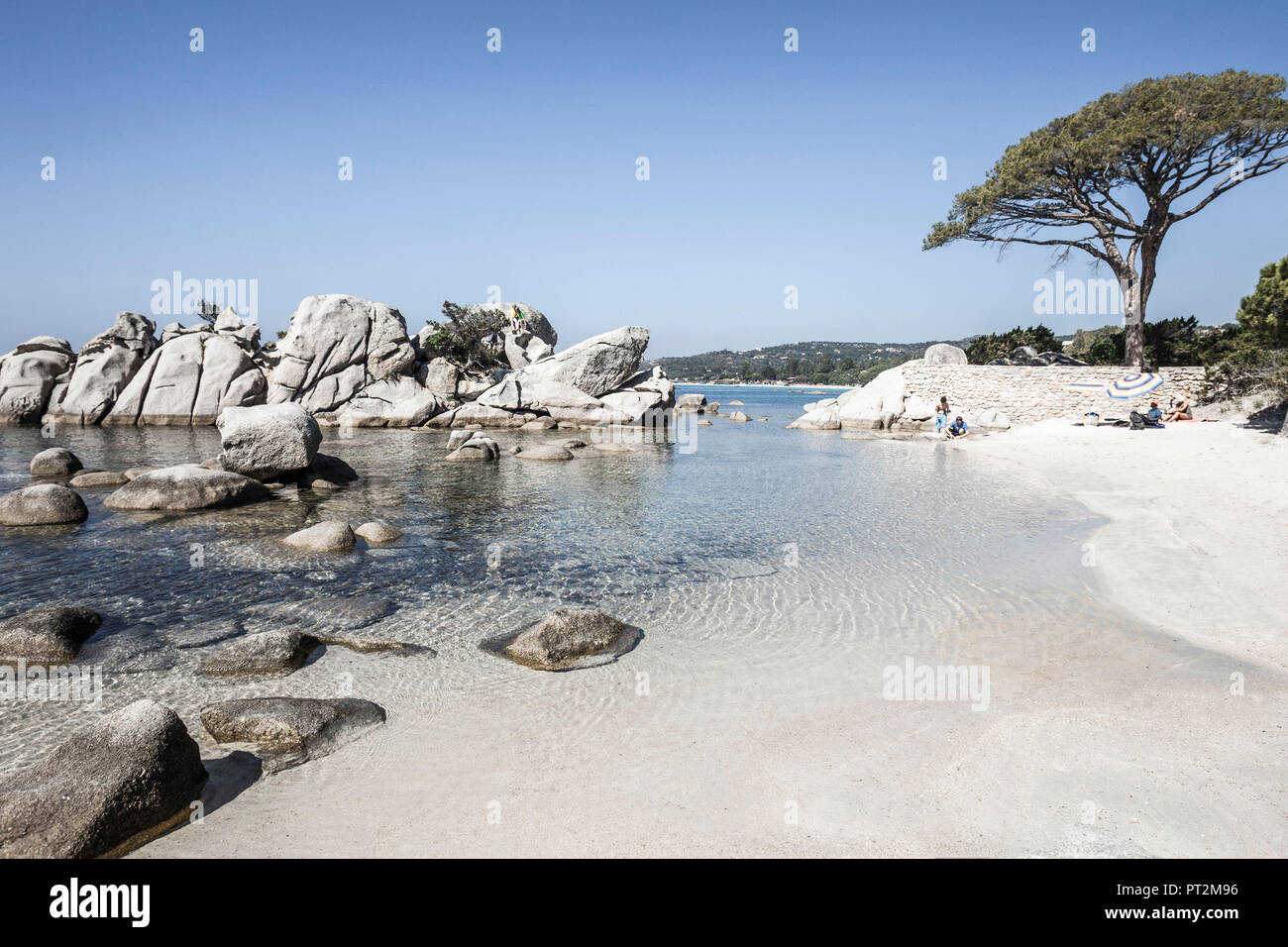 Baden Strand Palombaggia auf Korsika mit Felsen und klares Wasser Stockfoto
